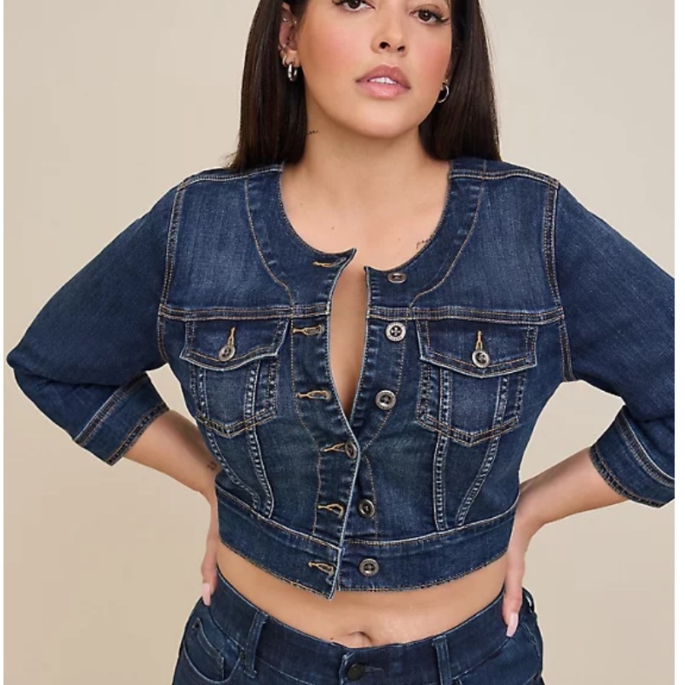 💕 Torrid Collarless Crop Denim Jacket💕